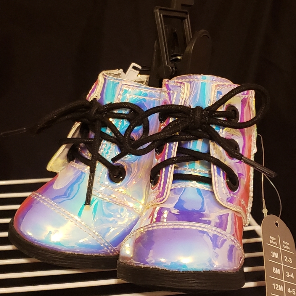 Metallic kids boots